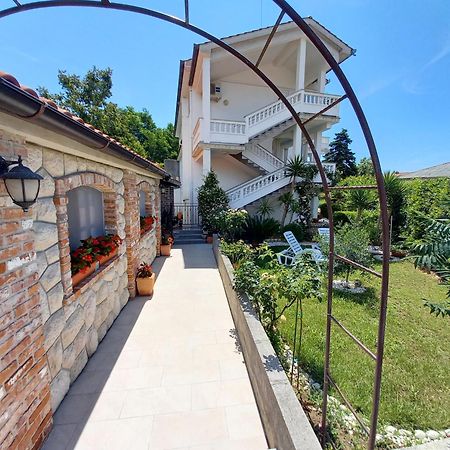Apartmani Dijana Palit Kültér fotó