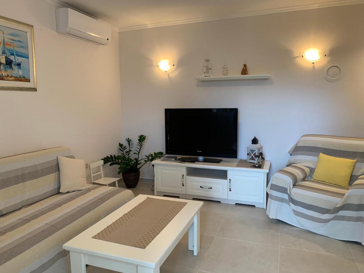 Apartmani Dijana Palit Kültér fotó