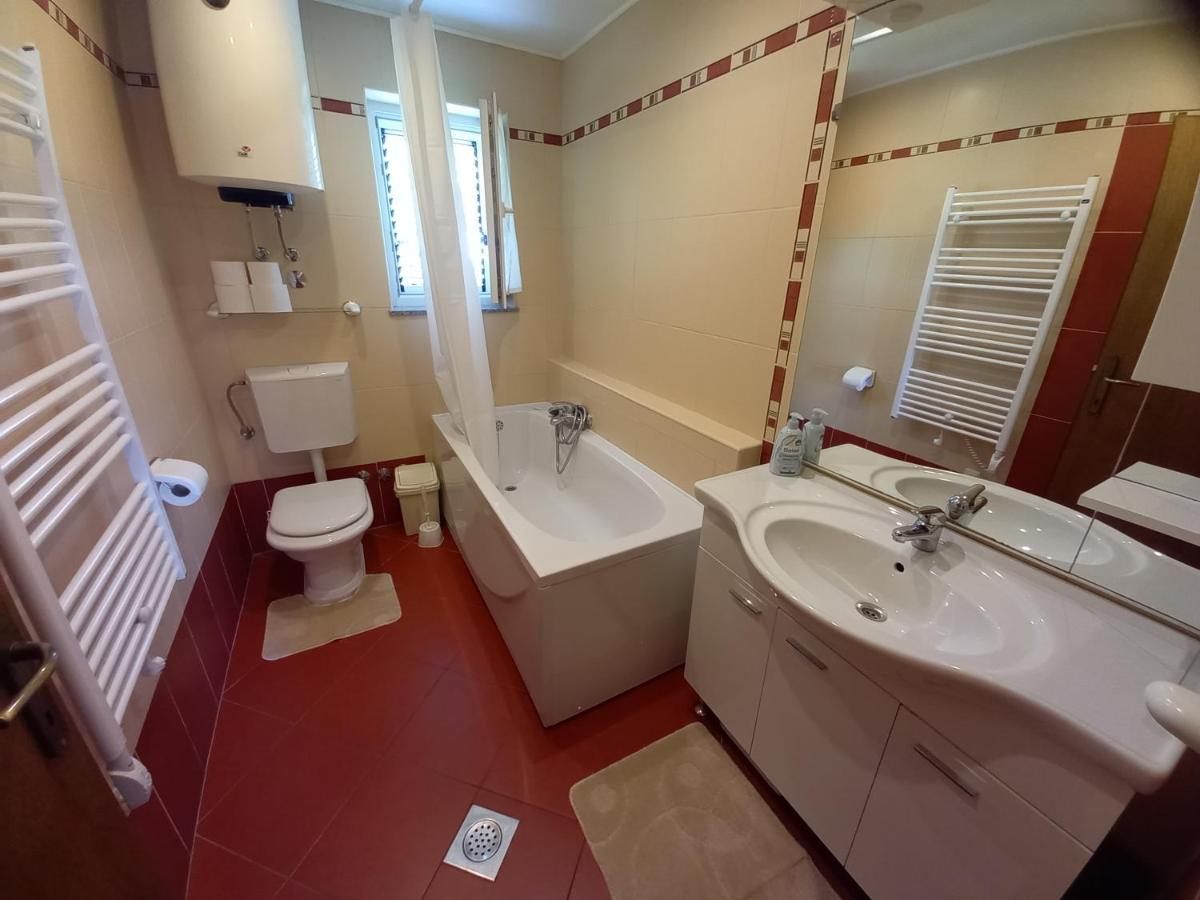 Apartmani Dijana Palit Kültér fotó
