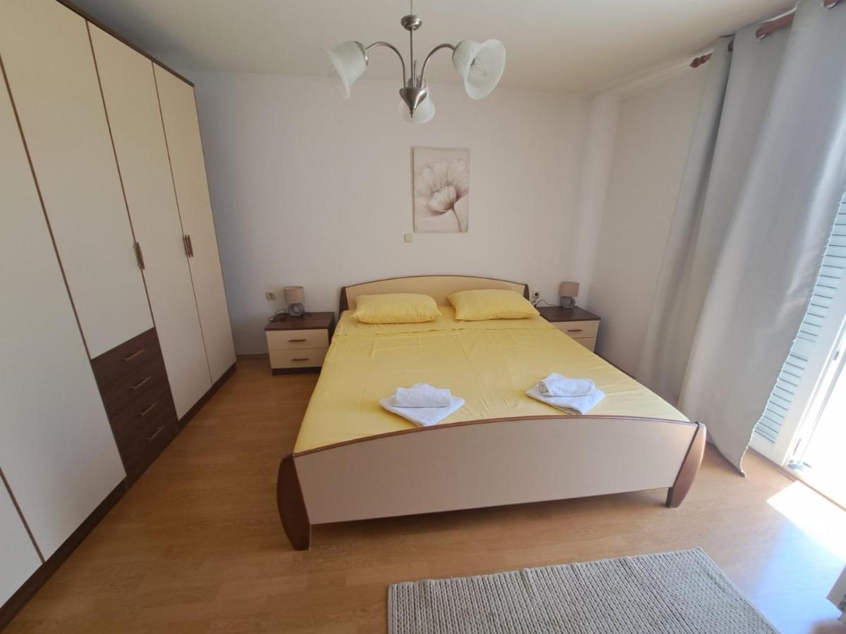 Apartmani Dijana Palit Kültér fotó