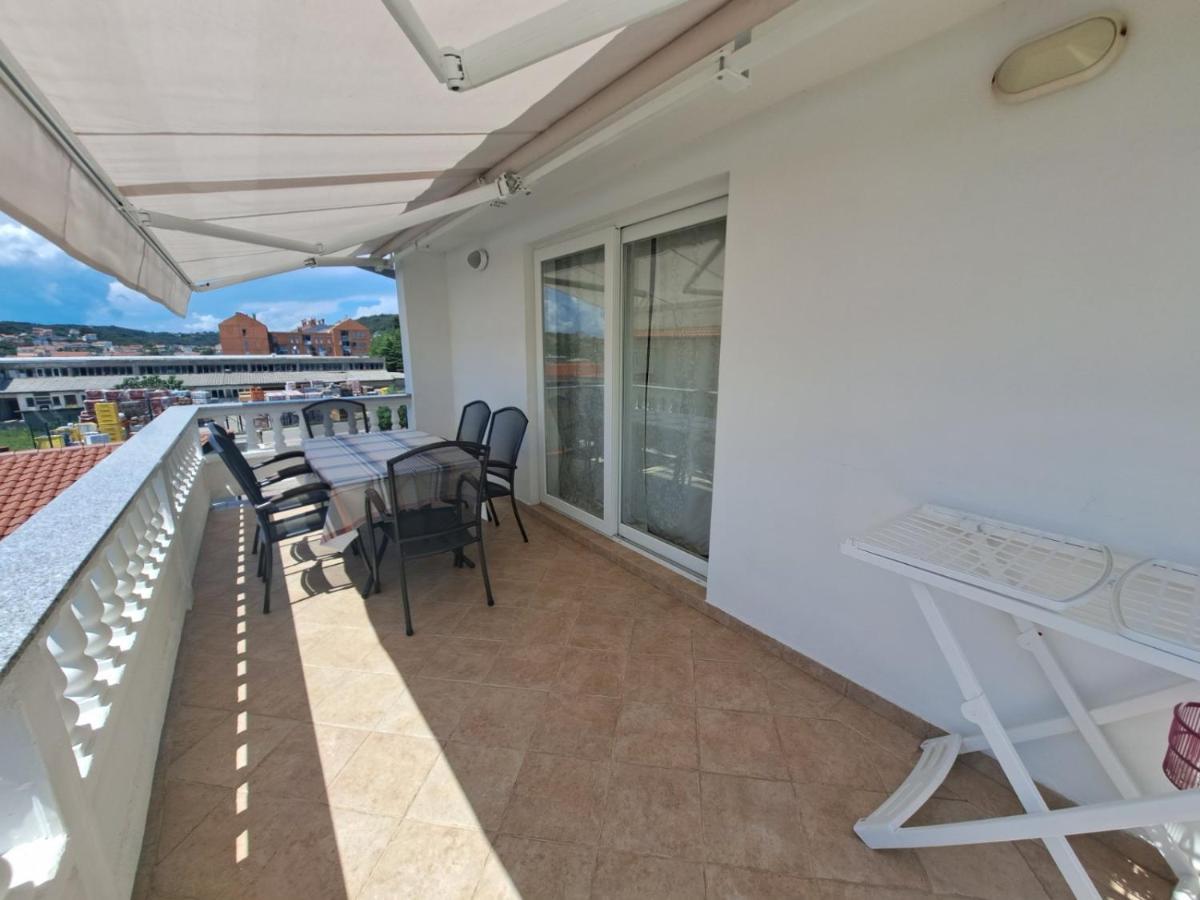 Apartmani Dijana Palit Kültér fotó