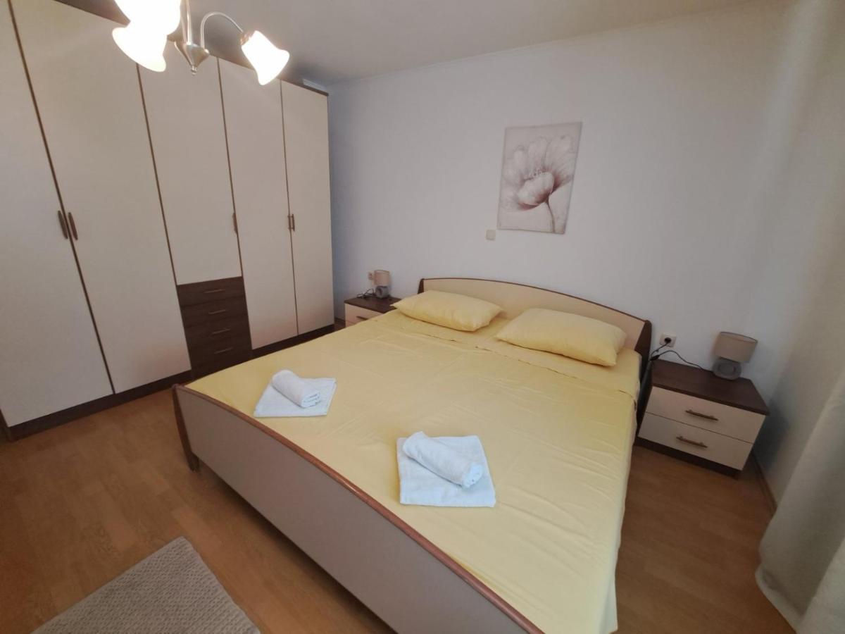 Apartmani Dijana Palit Kültér fotó