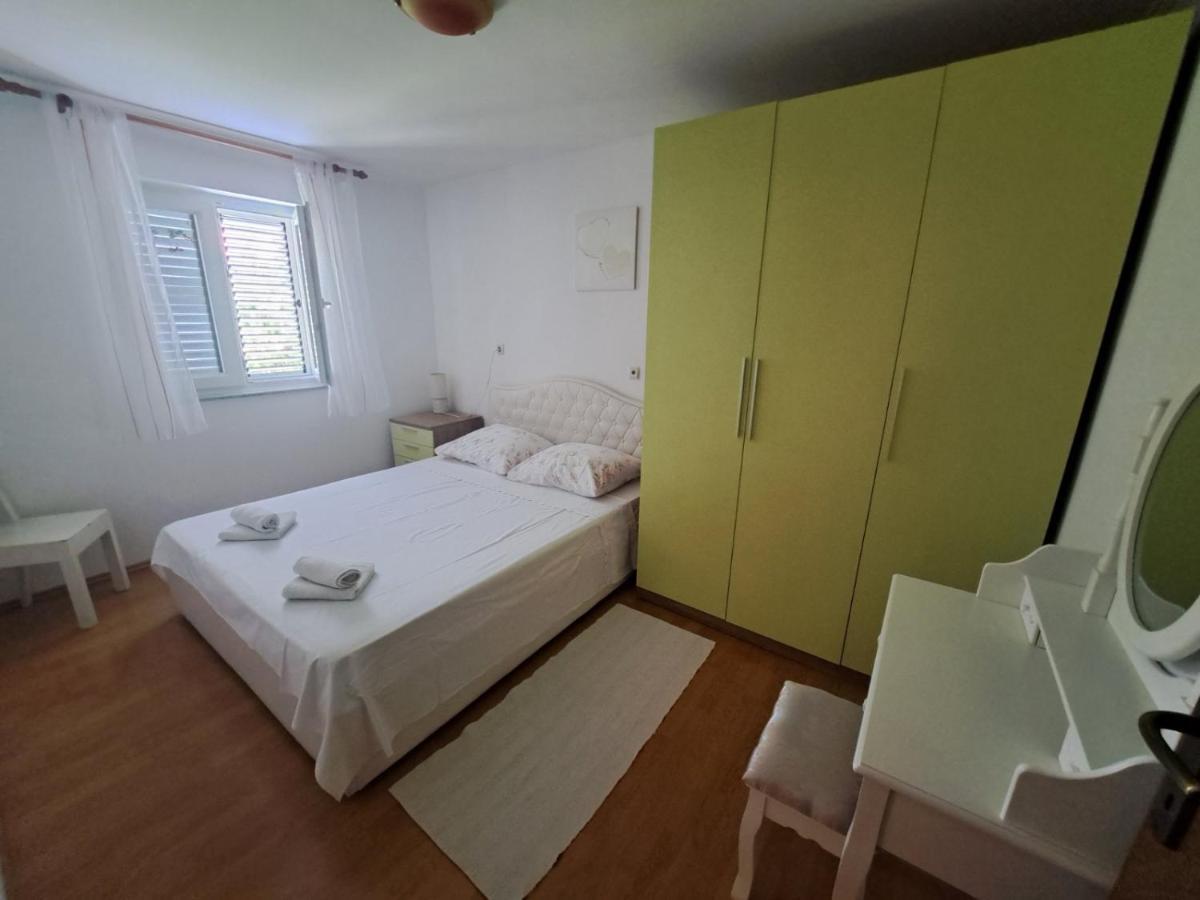 Apartmani Dijana Palit Kültér fotó