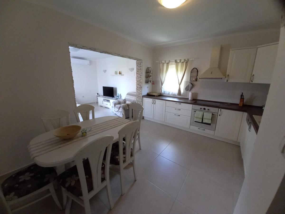 Apartmani Dijana Palit Kültér fotó